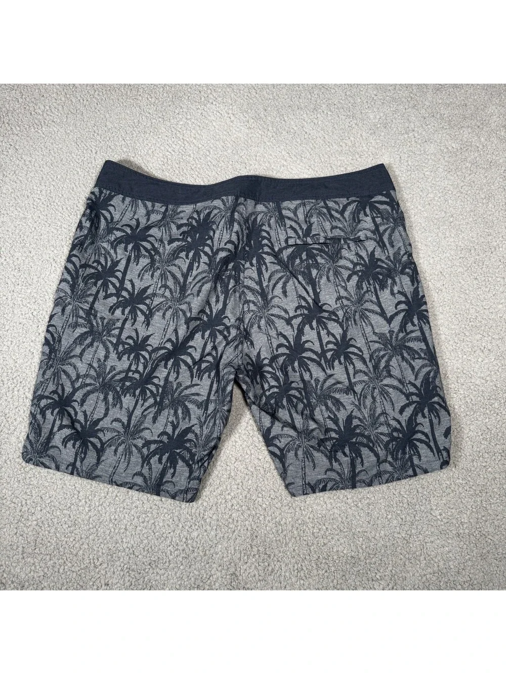 Travis Mathew Board Shorts Size 42 Surf Swim Casual Men's Palm Trees Flag Gray